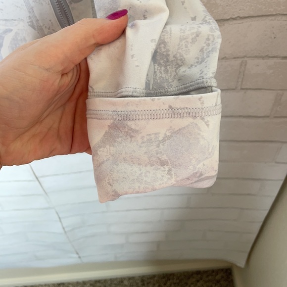 Lululemon White/Grey Patterned Define Jacket - Picture 8 of 12